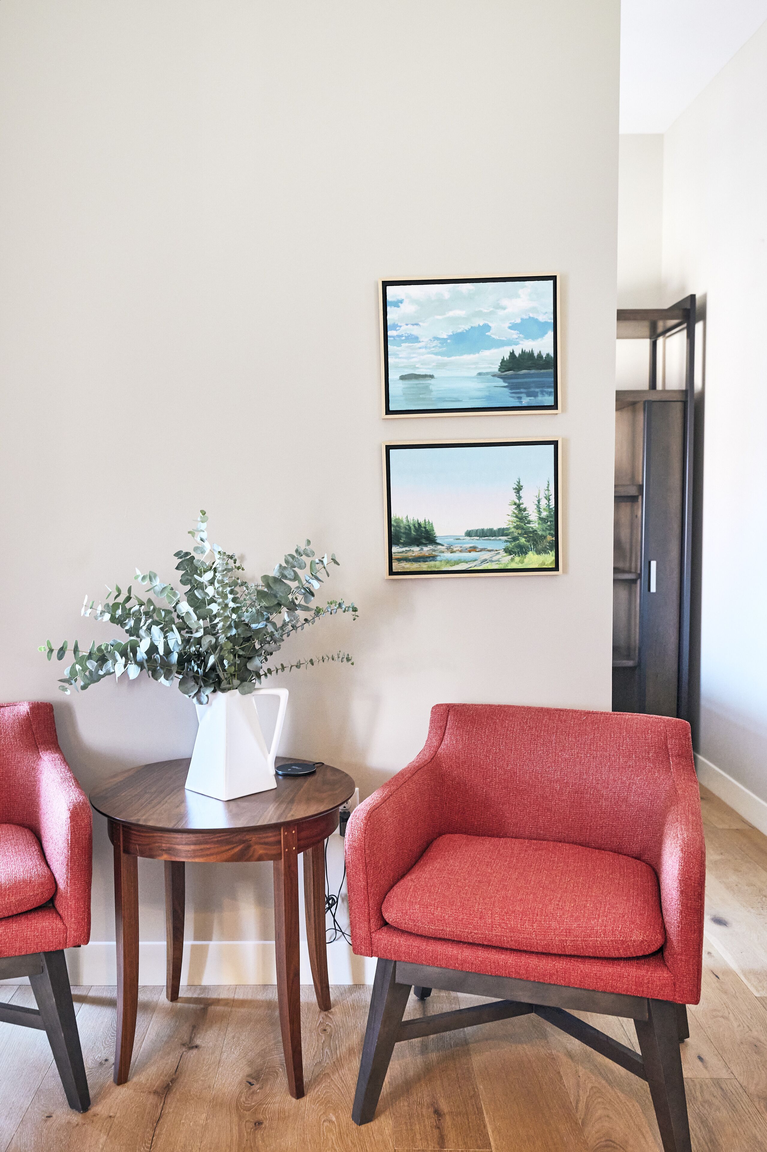 Standard Studio, 1 Queen Bed | Living area | 52-inch LED TV with satellite channels, TV, streaming services