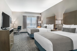 Habitación estándar, 2 camas de matrimonio, no fumadores, frigorífico | 1 dormitorio, decoración individual, mobiliario individual y escritorio