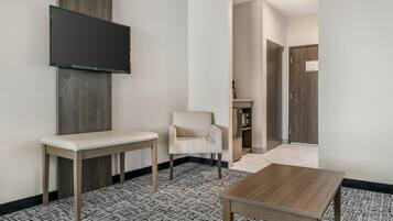 Suite, 2 Queen Beds, Non Smoking, Refrigerator & Microwave (with Sofabed) | Individually decorated, individually furnished, desk, laptop workspace