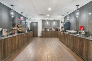 Tägliches inbegriffenes großes Frühstück