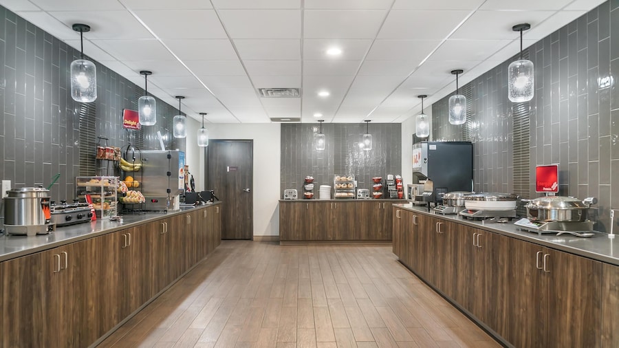 Best Western Plus Wayland Hotel