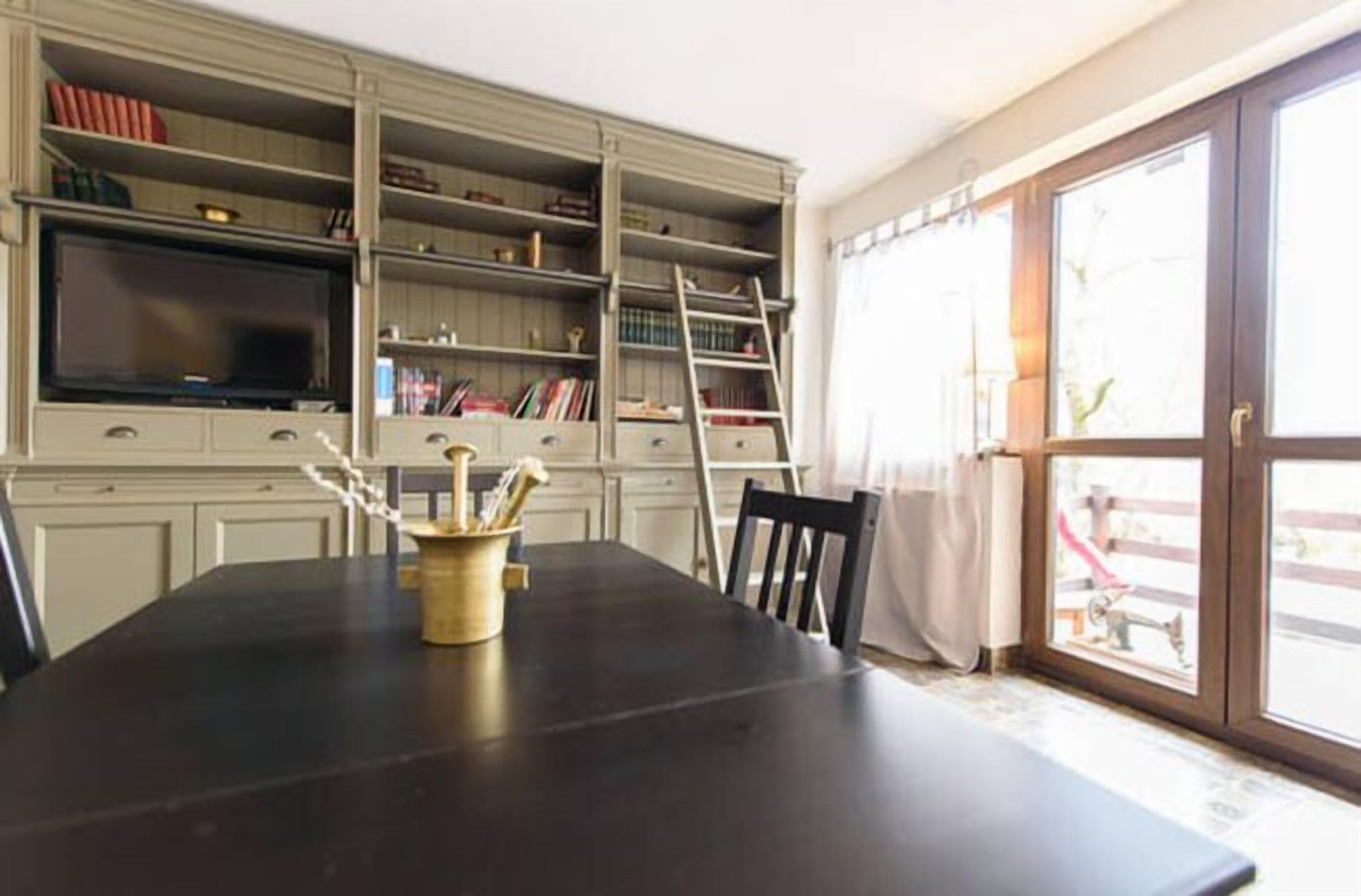 Cabin, Mountain View (Superior Chalet) | In-room dining