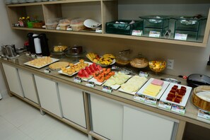 Petit déjeuner buffet compris tous les jours