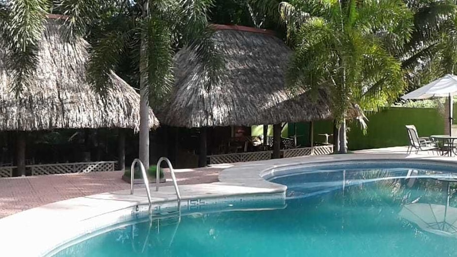 Green Jungle Hotel y Restaurante