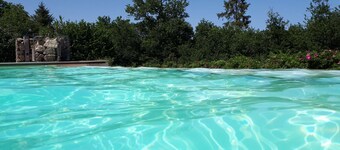 Maison au calme dans quartier résidentiel, d'un village creusois, avec piscine
