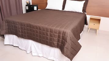 Apartamento superluxo | 1 quarto, frigobar, escrivaninha, Wi-Fi de cortesia