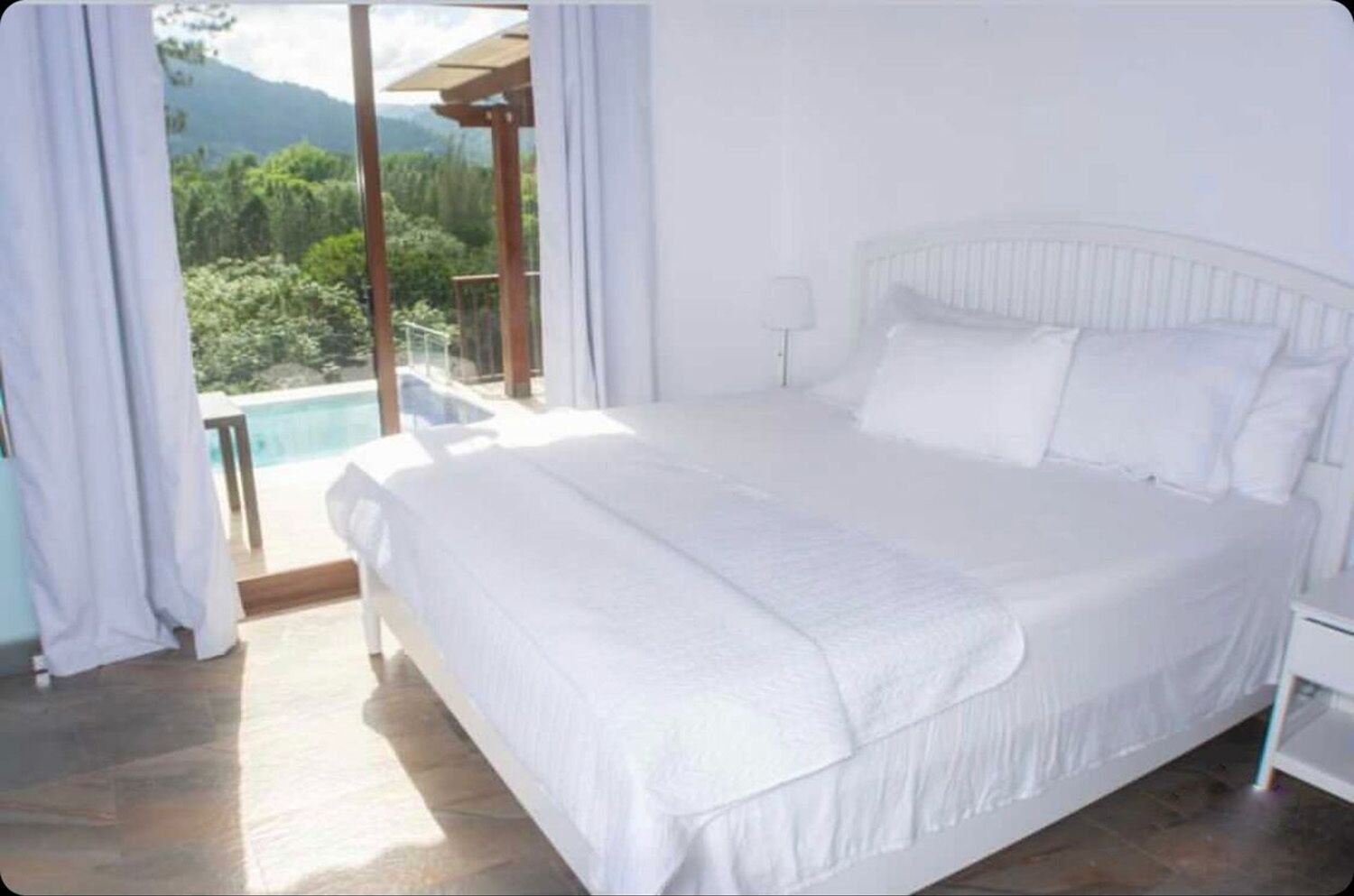 Harmony Chalet | Individually decorated, individually furnished, desk, laptop workspace