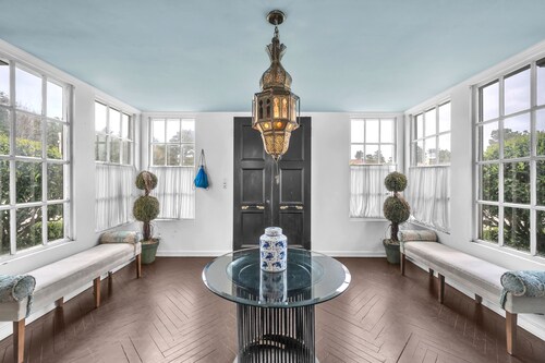 Pacific Way Villa in Gearhart has beautiful interiors and a convenient location!