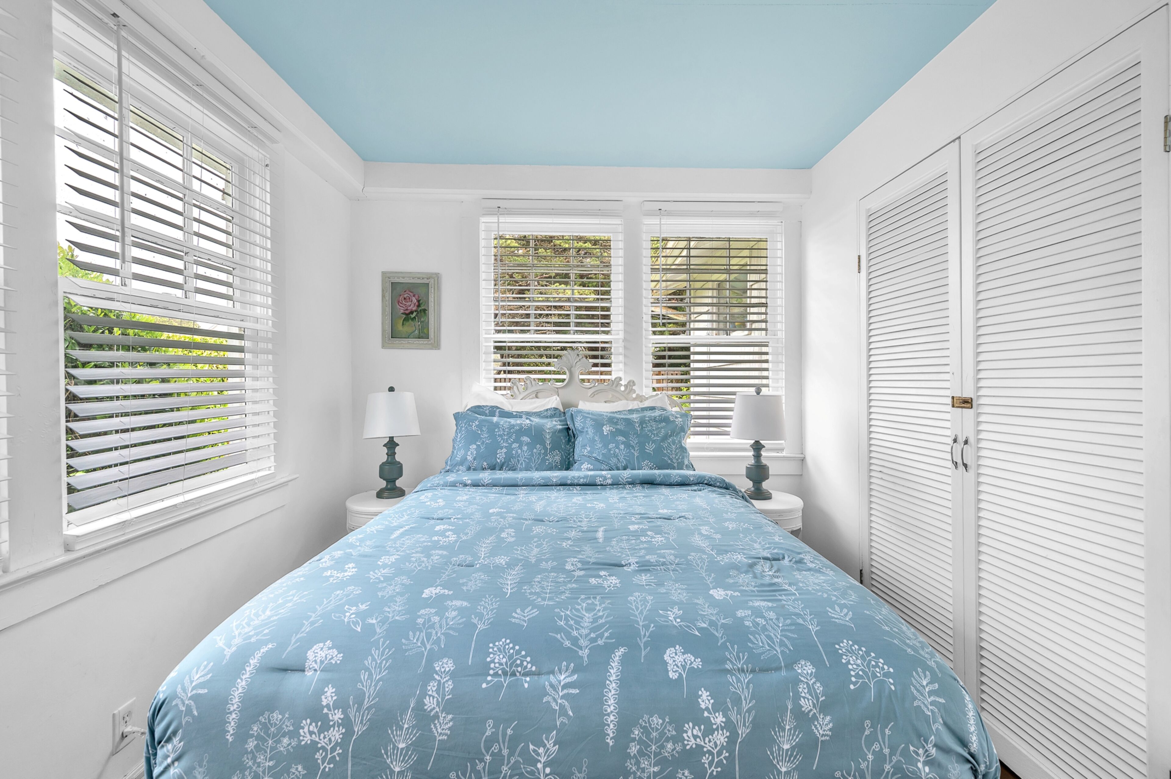 4 quartos, Wi-Fi de cortesia, roupa de cama
