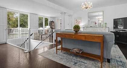 Pacific Way Villa in Gearhart has beautiful interiors and a convenient location!