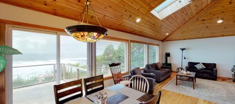 Kommen Sie sich entspannen und die herrliche Aussicht auf diesem ruhigen Haus am Meer genießen!