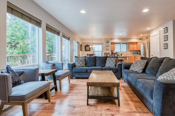 TV, fireplace, DVD player