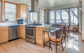 Fridge, microwave, oven, stovetop - Oceanfront Home with Hot Tub (Depoe Bay)