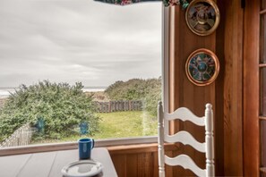 Interior - The ideal rustic oceanfront beach house in Rockaway with direct beach access! (Rockaway Beach)