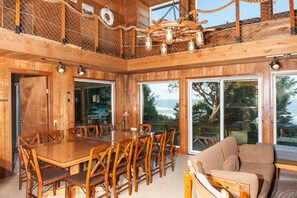 Dining - Nautical themed oceanfront home, spectacular views, and wheelchair accessible (Newport)