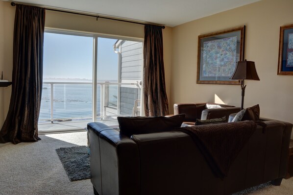 Téléviseur connecté, foyer, lecteur de DVD