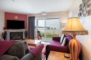 Smart TV, fireplace, DVD player