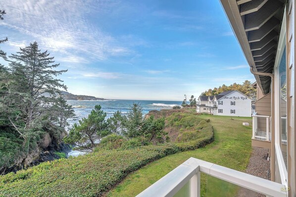 Property grounds - Sweeping Views of Depoe Bay-Enjoy Whale Watching from this Water Front Condo (Depoe Bay)