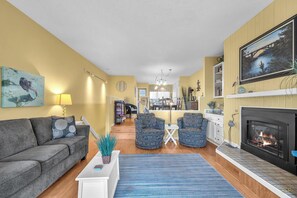 Smart TV, fireplace, DVD player, stereo