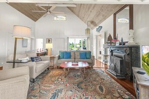 TV, fireplace, DVD player