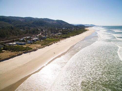 Experience Affordable Pet Friendly Oceanfront Lodging with Amazing Views