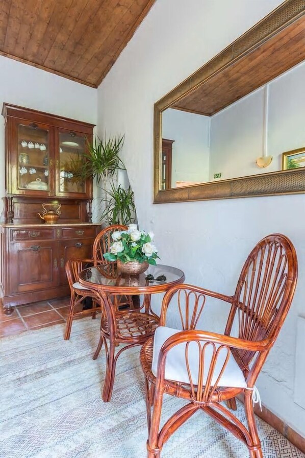 Apartment, 2 Schlafzimmer | Wohnbereich