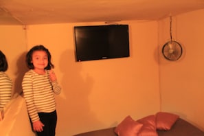 1 bedroom, in-room safe, free WiFi, bed sheets