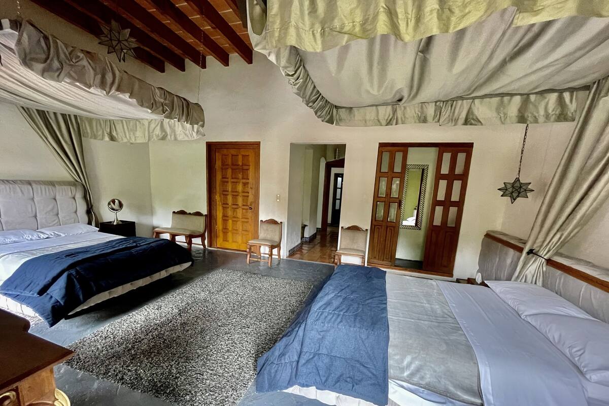 family room | in-room safe, iron/ironing board, free wifi, bed sheets