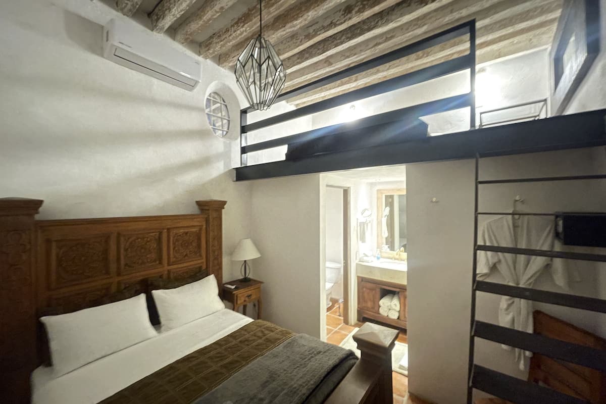 business studio suite | in-room safe, iron/ironing board, free wifi, bed sheets