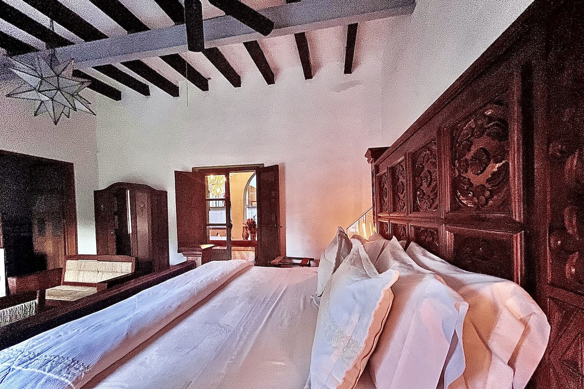 Premier Room | 1 bedroom, in-room safe, iron/ironing board, free WiFi