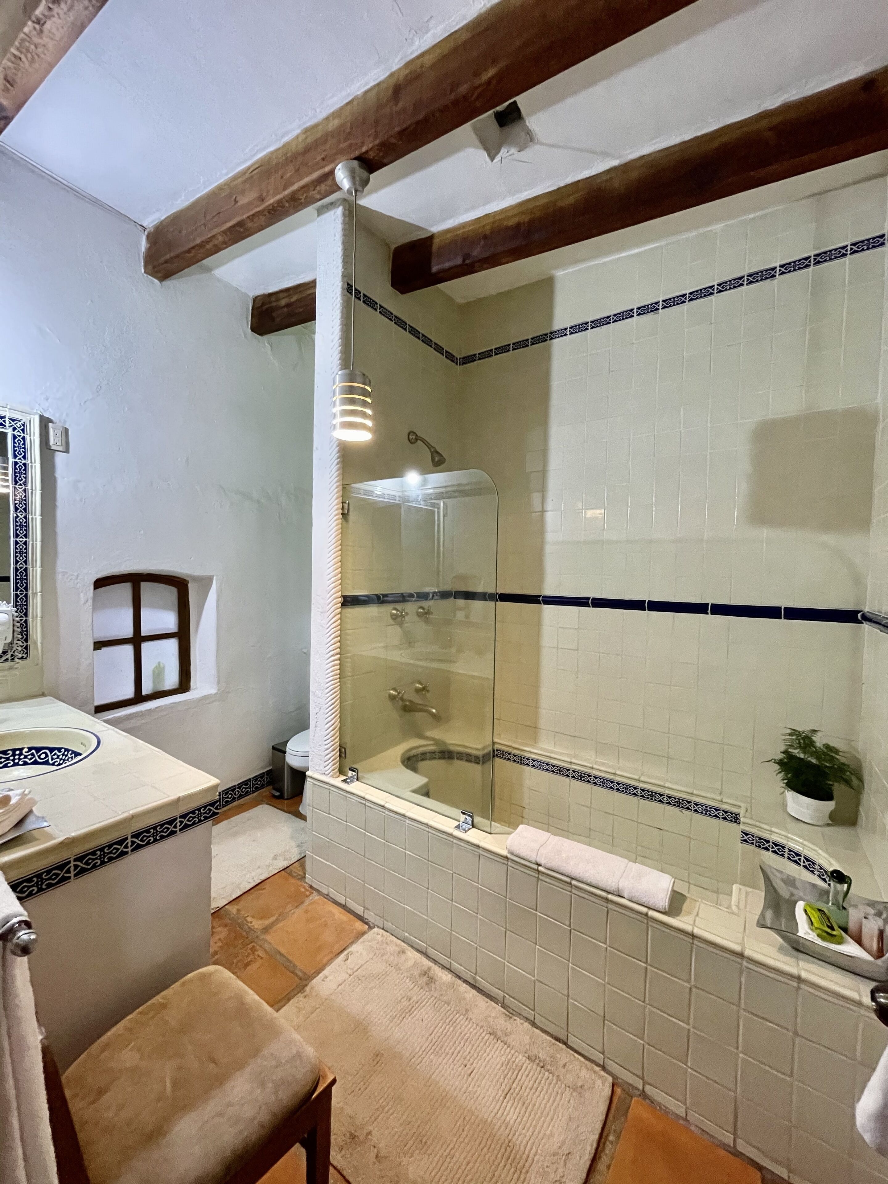 family room | in-room safe, iron/ironing board, free wifi, bed sheets