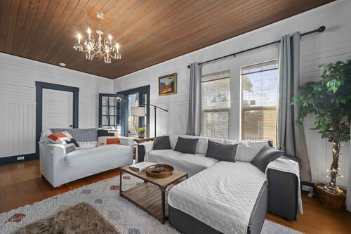 Restored 1926 Seaside Home close to the Beach and the Promenade.