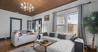 Restored 1926 Seaside Home close to the Beach and the Promenade.