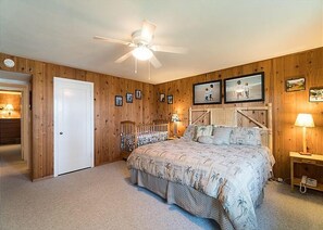3 bedrooms, free WiFi, bed sheets - Great Family Beach Home, Easy Beach Access, 2 Blocks to Promenade, Close to Town (Seaside)