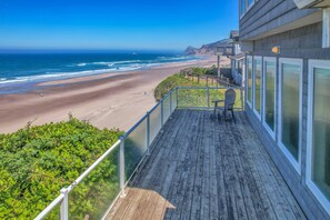Property grounds - Luxury beachfront home, ocean views from inside or deck, and beach access nearby (Lincoln City)