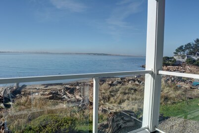 Enjoy this 2nd floor condo with amazing views of the coast in Lincoln City!