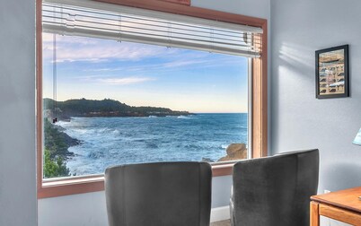 Oceanfront Condo with Amazing Balcony Views of Depoe Bay and Spouting Horn