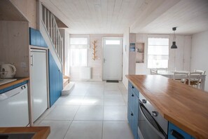 Kühlschrank, Mikrowelle, Ofen, Geschirrspüler