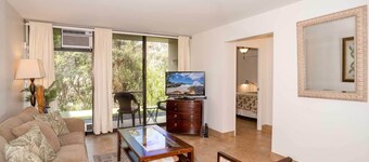 Pacific Shores #B-109 Convenient Location, Walk Everywhere, Close to beach!