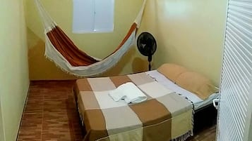 House | Iron/ironing board, free WiFi, bed sheets