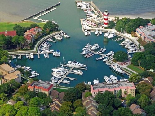 FANTASTIC Villa on #2 Green of Famed Harbour Town Golf Links!