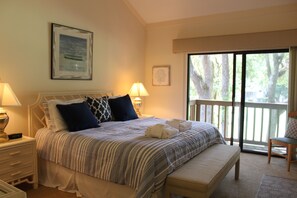 2 bedrooms, iron/ironing board, WiFi, bed sheets - FANTASTIC Villa on #2 Green of Famed Harbour Town Golf Links! (Hilton Head Island)