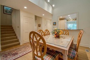 Dining - FANTASTIC Villa on #2 Green of Famed Harbour Town Golf Links! (Hilton Head Island)