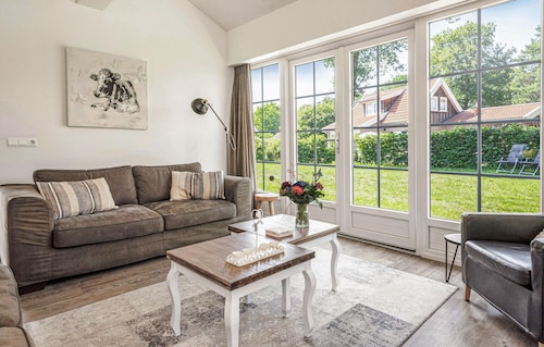 Nice home in Hoge Hexel with WiFi