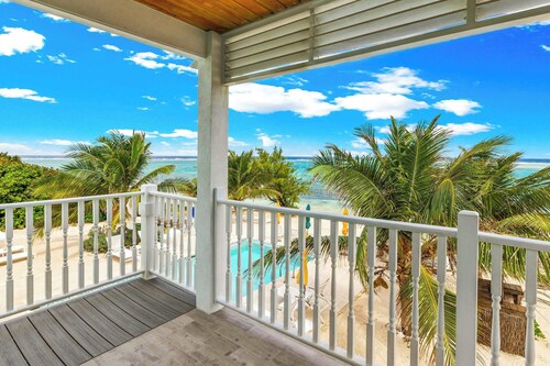 The Starfish Oceanfront Studio Cottage in East End