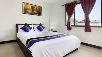 3 bedrooms, travel cot, WiFi