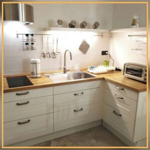 Fridge, oven, stovetop, coffee/tea maker - Pallamaio House Vicenza Historic Center (Vicenza)