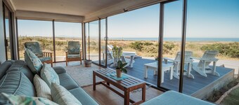 Voir la Mer - Grotto Bay