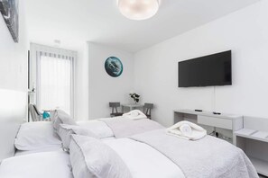 Iron/ironing board, WiFi, bed sheets