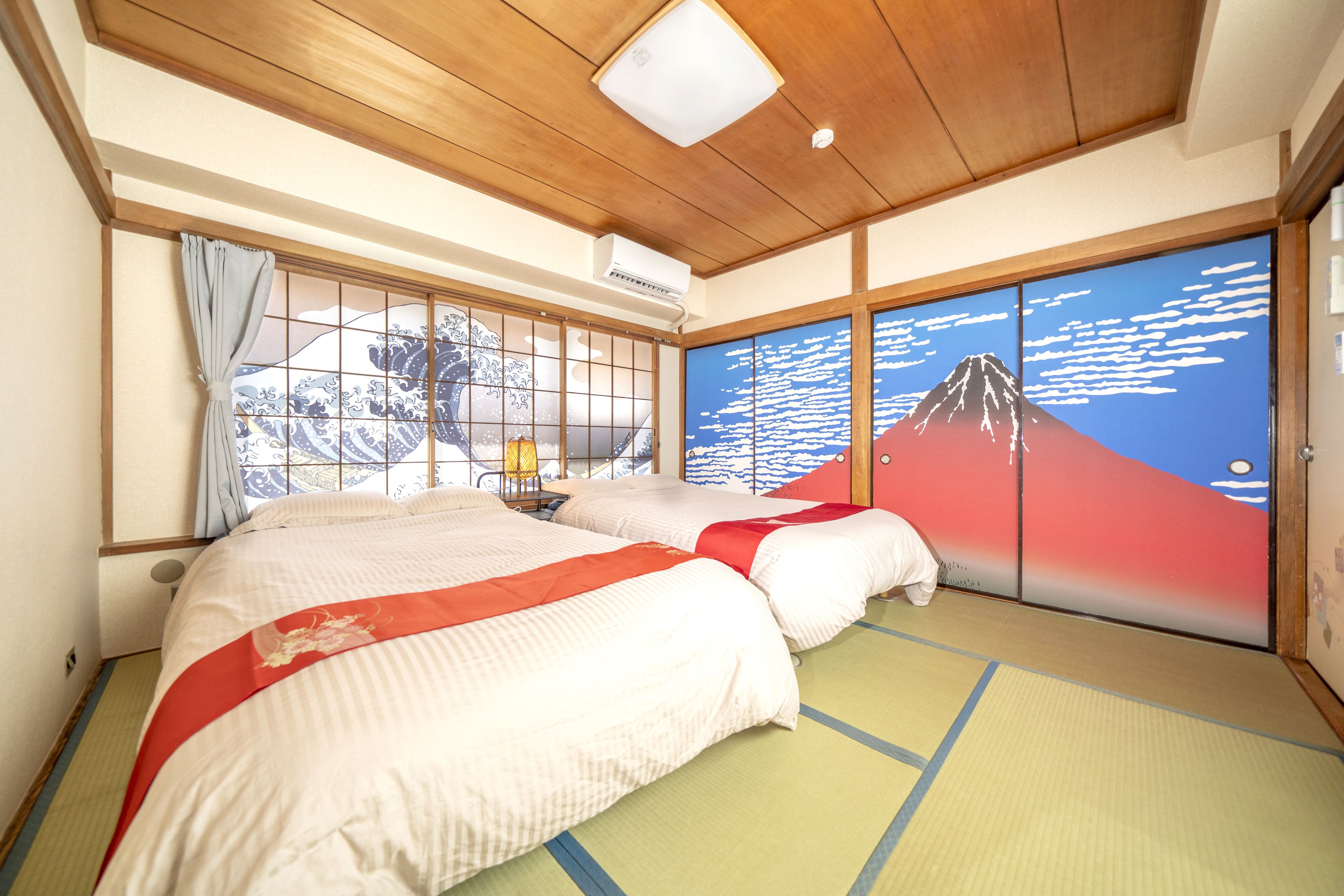 3 habitaciones, espacio para trabajar con laptop y cortinas blackout 